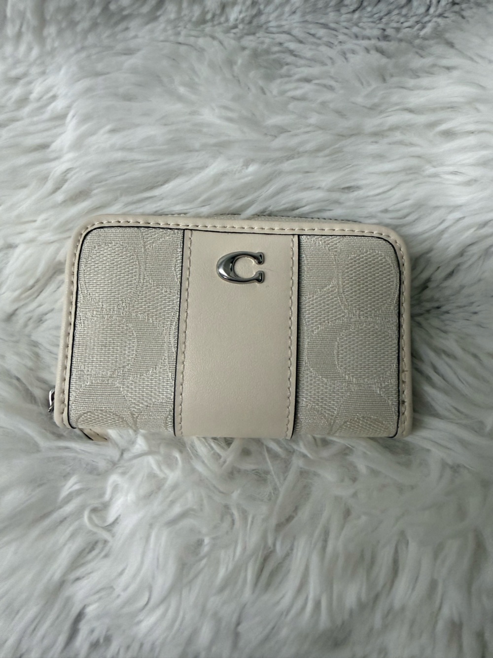 Coach Cream Women's Zip Card Case -